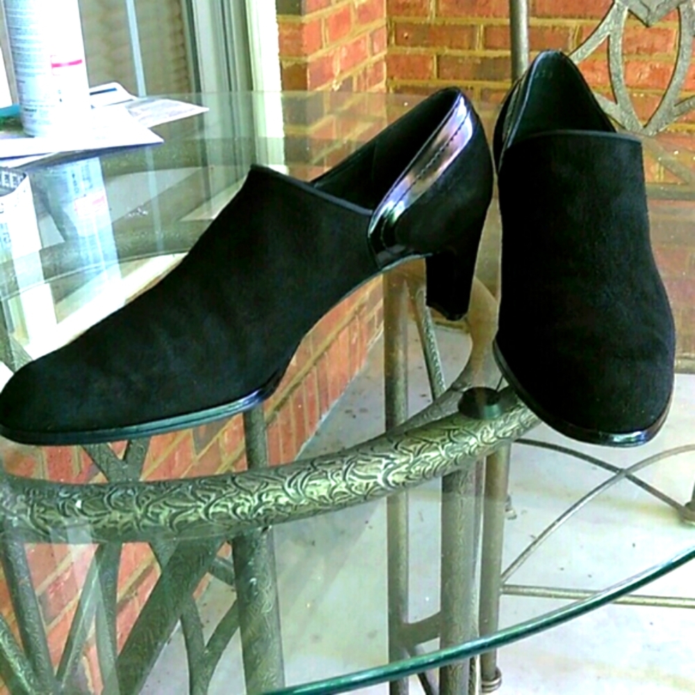 Stuart Weitzman Slip On Heels For Ladies - image 4